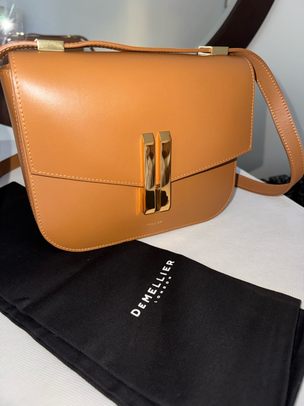 DeMellier Vancouver Tan Toffee Leather Shoulder Bag with Gold Hardware - Picture 5 of 6
